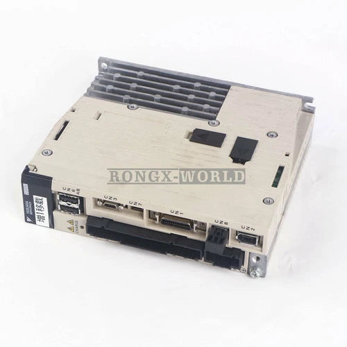 ONE Used Yaskawa Servo Drive SGDV-1R6A11A