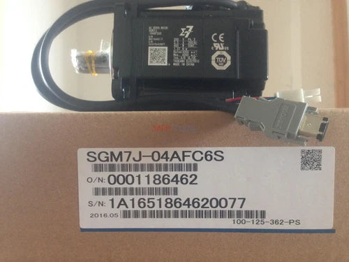 ONE NEW SGM7J-04A7C6S Yaskawa SERVO MOTOR