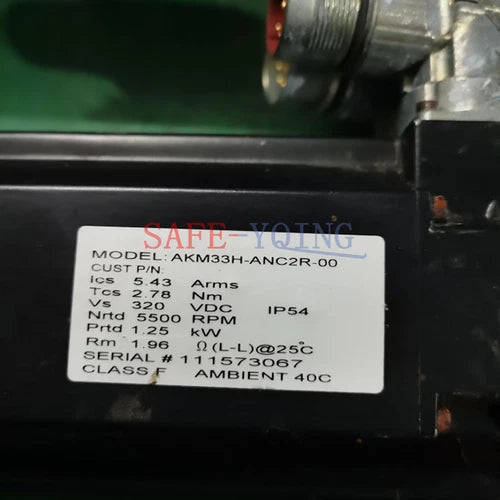 One Kollmorgen Servo Motor AKM33H-ANC2R-00 Used