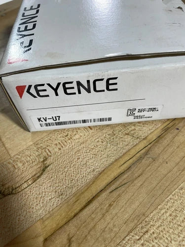 NEW IN BOX KEYENCE PLC KV-U7