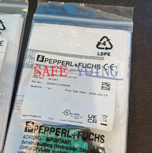 1PCS New Pepperl+Fuchs Ultrasonic Sensor UC400-F77-IU-IO-V31 261247