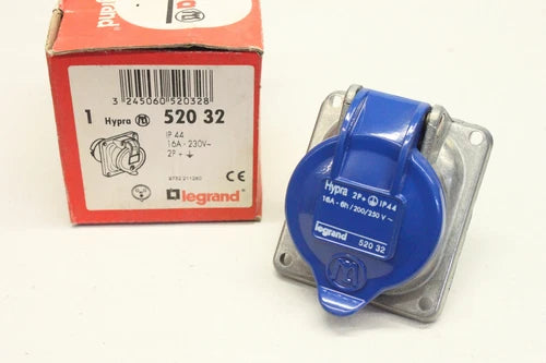 LEGRAND 520 32 Hypra 2P+ 16A-6h  Stecker Wandsteckdose  3245060520328 OVP