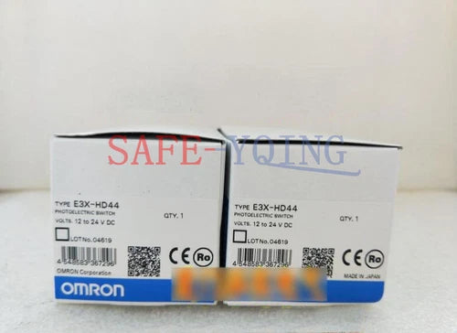One Omron fiber E3X-HD44 amplifier Intelligent optical fiber sensor New
