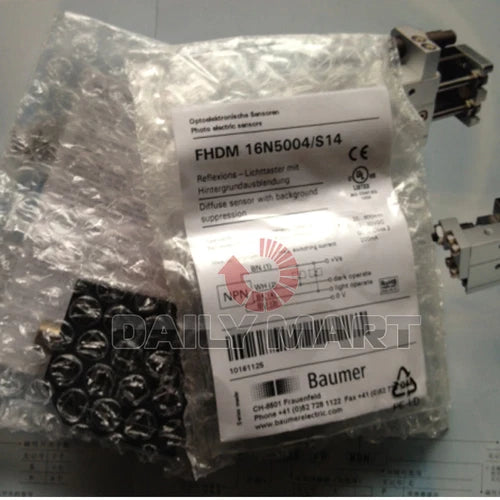 NEW Baumer FHDM 16N5004/S14 Diffuse Sensors w/ Background Suppression