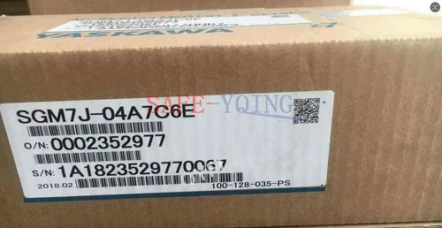 1PC Yaskawa Servo Motor SGM7J-04A7C6E New