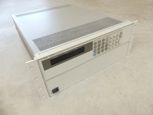 Agilent / Keysight N3300A electronic load mainframe SN: MY41001790