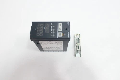 Omron E5EK-AA2 Digital Controller 100-240v-ac