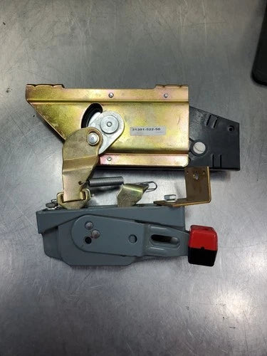 Square D 31301-522-50 Disconnect Switch Mechanism Enclosure Arm.           4D-41