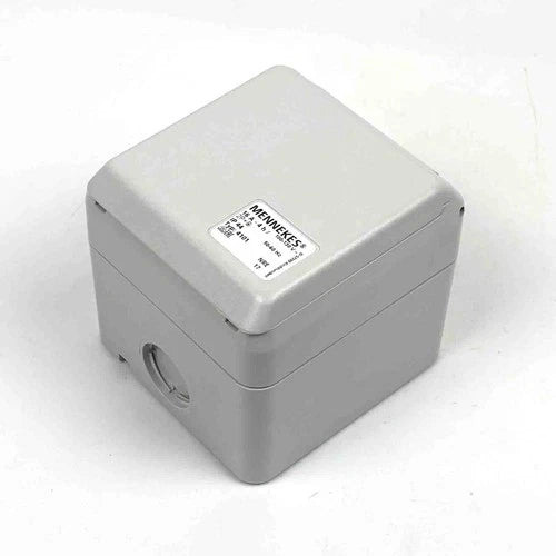 MENNEKES 4101 Steckdose Wanddose Cepex 3pol. 110-130V, 16A, IP44, unused