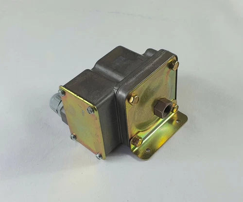 BARKSDALE D1T-M3SS PRESSURE SWITCH