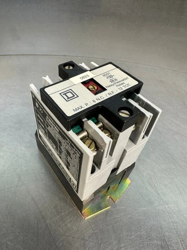 Square D 8501X040 SER. A CONTROL RELAY  120V 8501X040 /A          (4E-20)