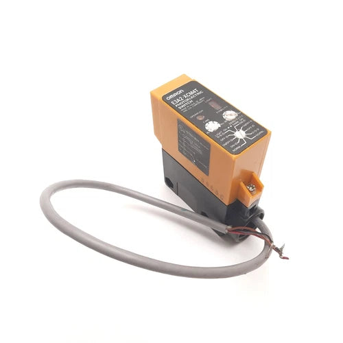 Omron E3A2-XCM4T Fiber Optic Photoelectric Switch 24-240VAC/12-240VDC 3A NPN/PNP