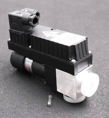 EDWARDS Vakuumventil PV10EKA P.No. C41101000 240V 0,315(T)A Anschluss ISO-KF