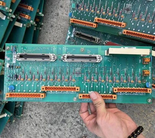 ONE Honeywell MC-TAIH12 51304337-150 Board Used