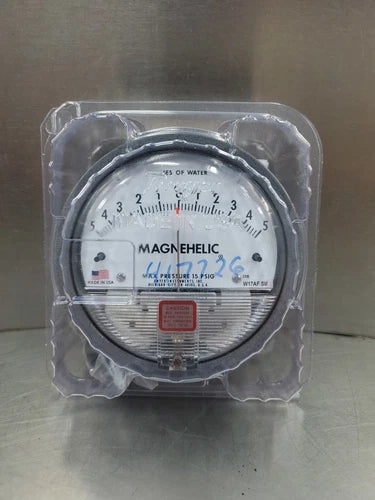 Dwyer Magnehelic W17AF SW Pressure Gauge.                                  6B-11