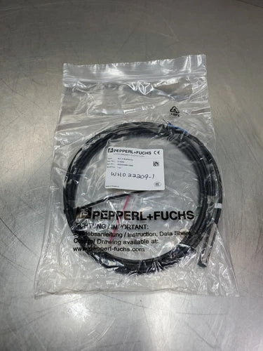 Pepperl+Fuchs NJ1,5-8GM40-E2 (P/N: 014262) Sensor.                         5D-19
