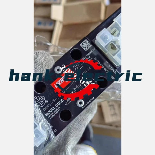 VICKERS DG4V-3-2C-M-U-H7-69-EN124 Hydraulic valve 1PC New Fast Shipping FedExDHL