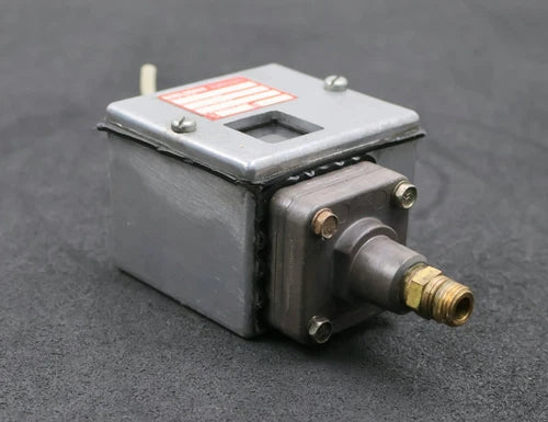 BARKSDALE pressure switch type E1H-H90-P4-GE141 setting range 0.21...6bar
