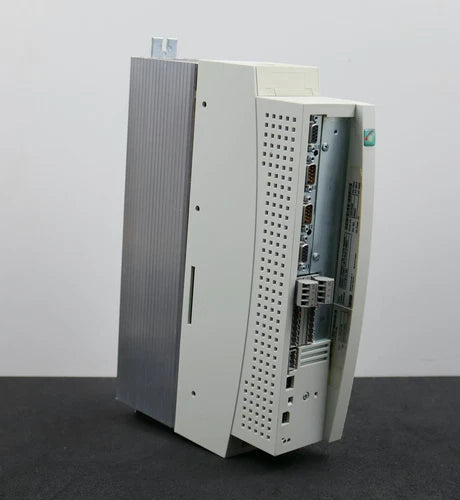 Lenze Servo Inverter EVS9322-ES 33.9322SE.8G.90. Id. No. 035038700053