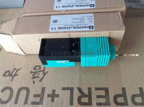 1PCS PEPPERL+FUCHS Brand NEW SENSOR OCT300-M1K-N2