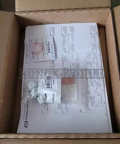 One Endress+Hauser E+H CLM253-CD0005 Conductivity Transmitter new