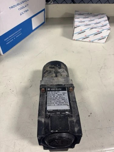 Allen Bradley MPL-D310P-HJ22AA Servo Motor w/ Onvio Gear Reducer USED