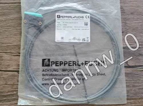 1PC New in box Pepperl+Fuchs ML100-8-H-250-RT/103/115 Photoelectric sensor