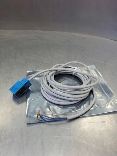 Azbil Corporation 1828U (FL2R-4J6HD-L3) Sensor.                             5D-6