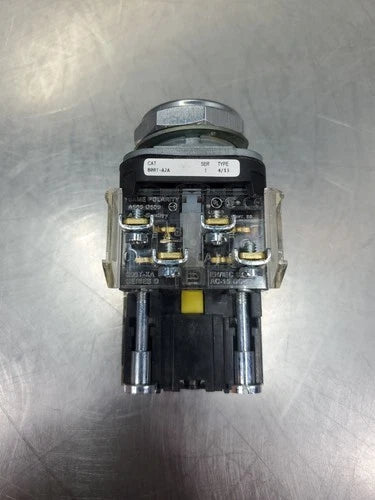 Allen Bradley 800T-A2A Ser T Type 4/13 Black Pushbutton Switch.            4E-37