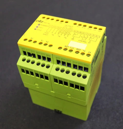 PILZ safety relay safety door monitor PST X2 24VDC 2n/o Art.No. 720180 24VDC