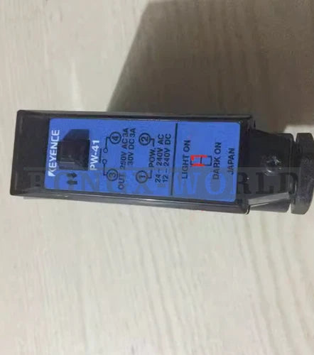 1PCS KEYENCE sensor PW-41 Used