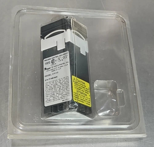 Dwyer  D15123 Temperature Controller                                     Loc2E11