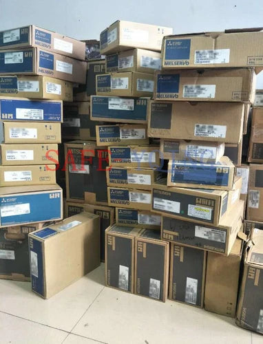 One New Mitsubishi MR-J2S-10A-EG Servo Drive