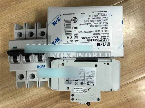 NEW Eaton Circuit breaker FAZ-C15/3-NA