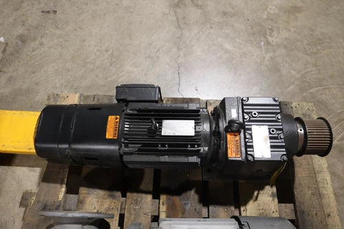 SEW-EURODRIVE R77 DRN100L4/BE5HR/TH/XV1A Gearmotor STOCK HP155
Opens in a new window or tab