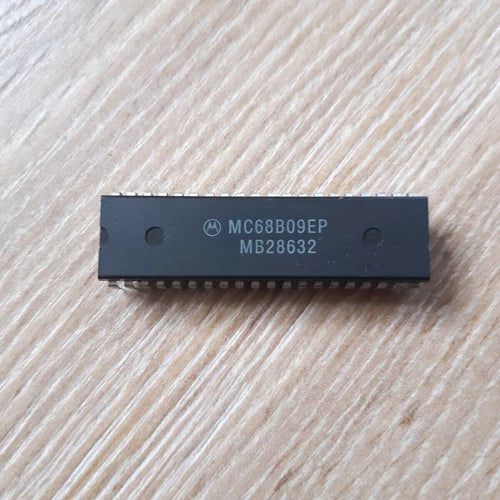 50PCS/NEW Motorola MC68B09EP DIP-40 8-Bit Micro processing Unit