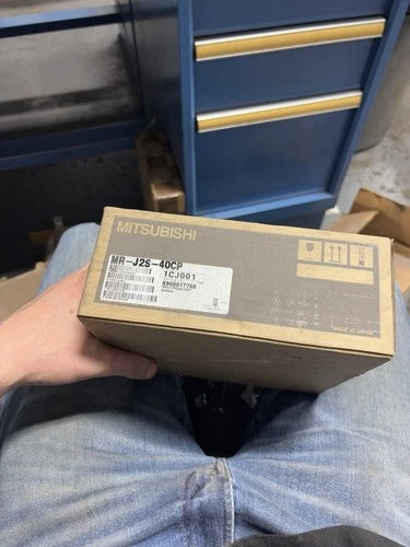 New MITSUBISHI MR-J2S-40CP Servo Drive MRJ2S40CP Expedited Shipping