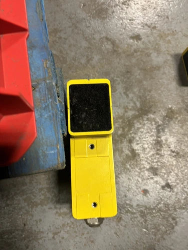 SICK WEU 26/2-130 Photoelectric Sensor 1 015 725 24VDC 6W USED