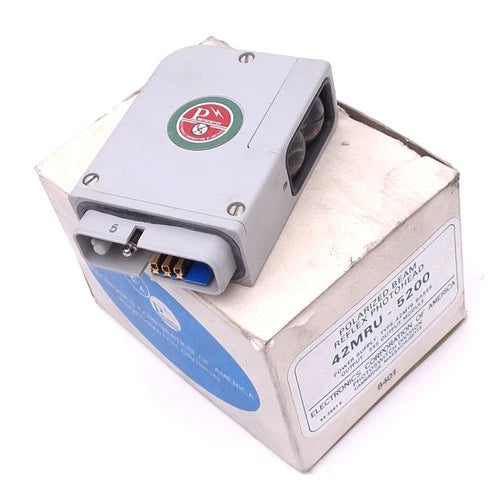 Allen Bradley 42MRU-5200 PhotoSwitch Polarized Beam Reflex Photohead, 240VAC