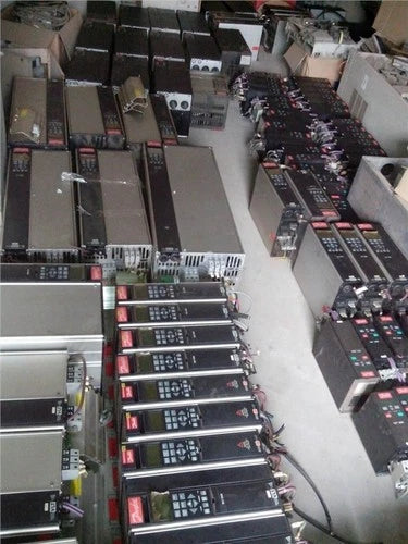 Used 1Pcs Danfoss VLT5005PT5B20STR3D0F00A00C0 Plc Module go