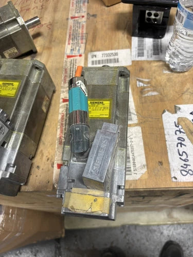 Siemens SIMOTICS Servomotor 1FK7044-7AF71-1DG0 USED