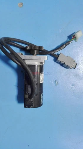 USED 1PCS Omron servo motor R7M-A10030-S1 TESTED