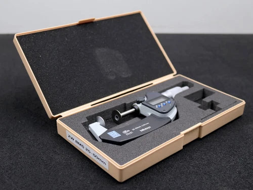 MITUTOYO DIGIMATIC Digital Micrometer No. 323-251 for ? 25-50 mm