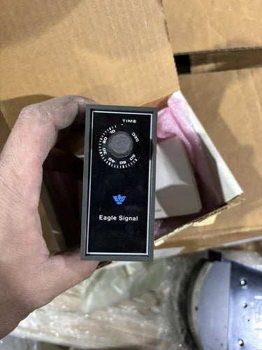 Danaher Eagle Signal DG105A3 Timer Controller 120AC/DC 10A in DZ100-54 Case