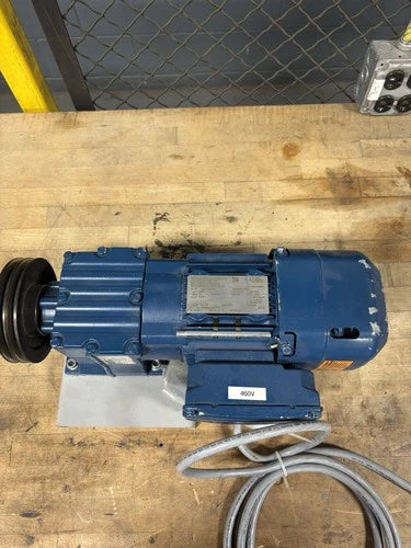 Sew-Eurodrive R17-DRS71S4BE05HR Gearmotor 0.5HP, Reducer Ratio 10.15:1