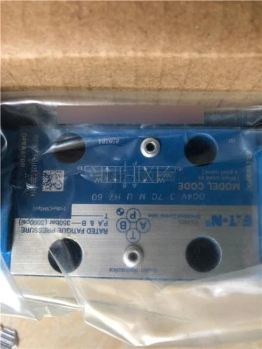 NEW 1PCS Eaton Vickers Solenoid valve DG4V-37C-M-U-H-7-60 DG4V37CMUH760