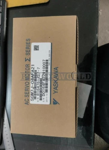 ONE Yaskawa servo motor SGM7J-04AFA21 NEW