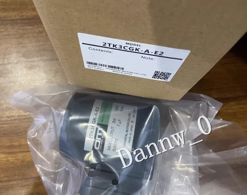 New In Box VEXTA Orientalmotor 2TK3CGK-A-E2 Gear Motor