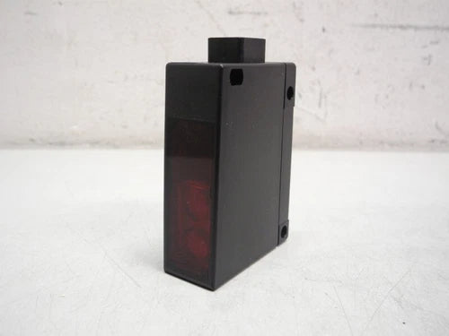 Baumer Electric FHDK 26P5201/S27 N?herungsschalter UNUSED