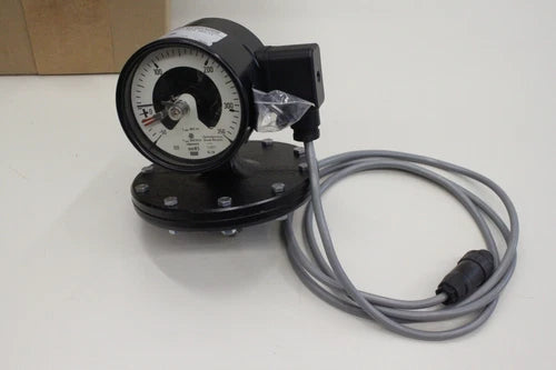 WIKA 821.11 mmWS Manometer Druckme?ger?t Pressure gauge 82111 OVP